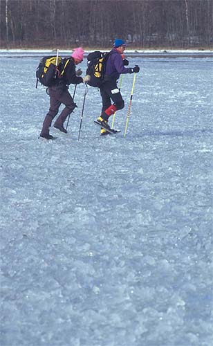 Ice skating on Björköfjärden and Lidöfjärden.