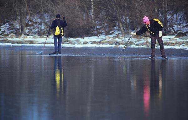 Ice skating on Björköfjärden and Lidöfjärden.