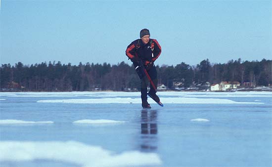 Ice skating on Björköfjärden and Lidöfjärden.