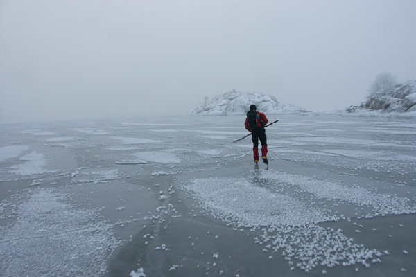 Ice skating in the Stockholm archipelago