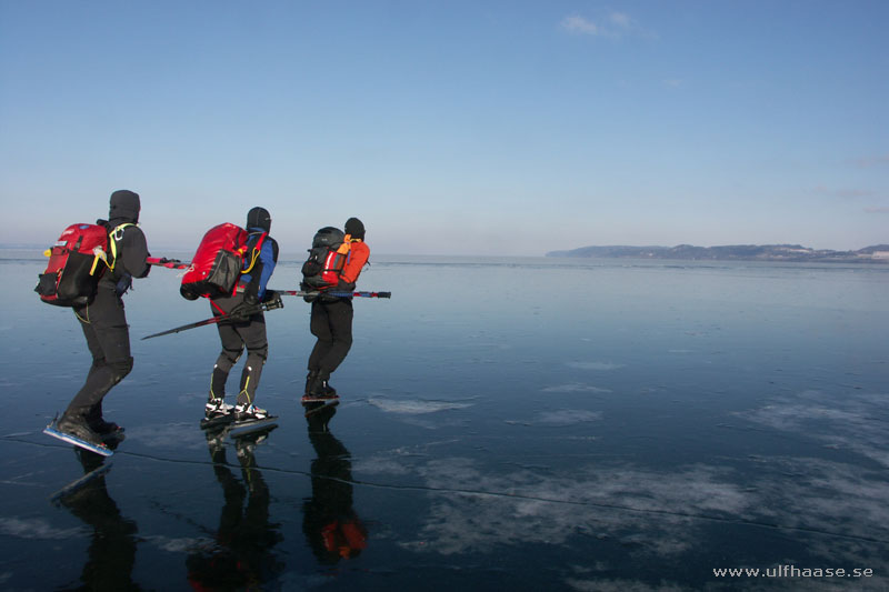 Vättern, ice skating 2011