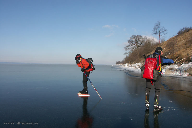 Vättern, ice skating 2011