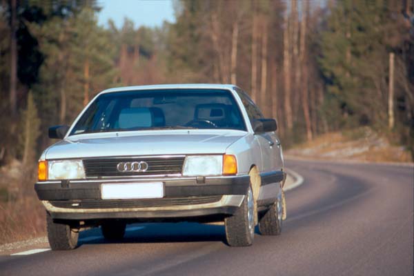 Audi 100 CC (typ 44)