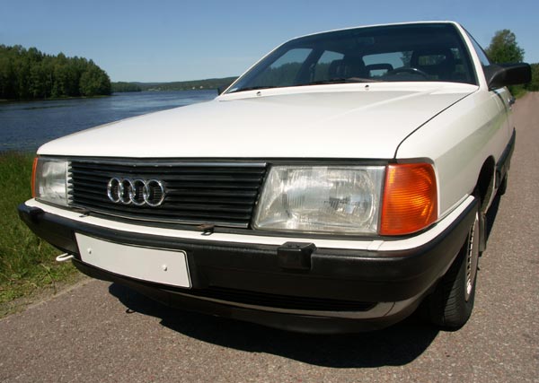 Audi 100 CC (typ 44)